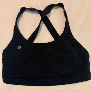 Lululemon criss cross sports bra